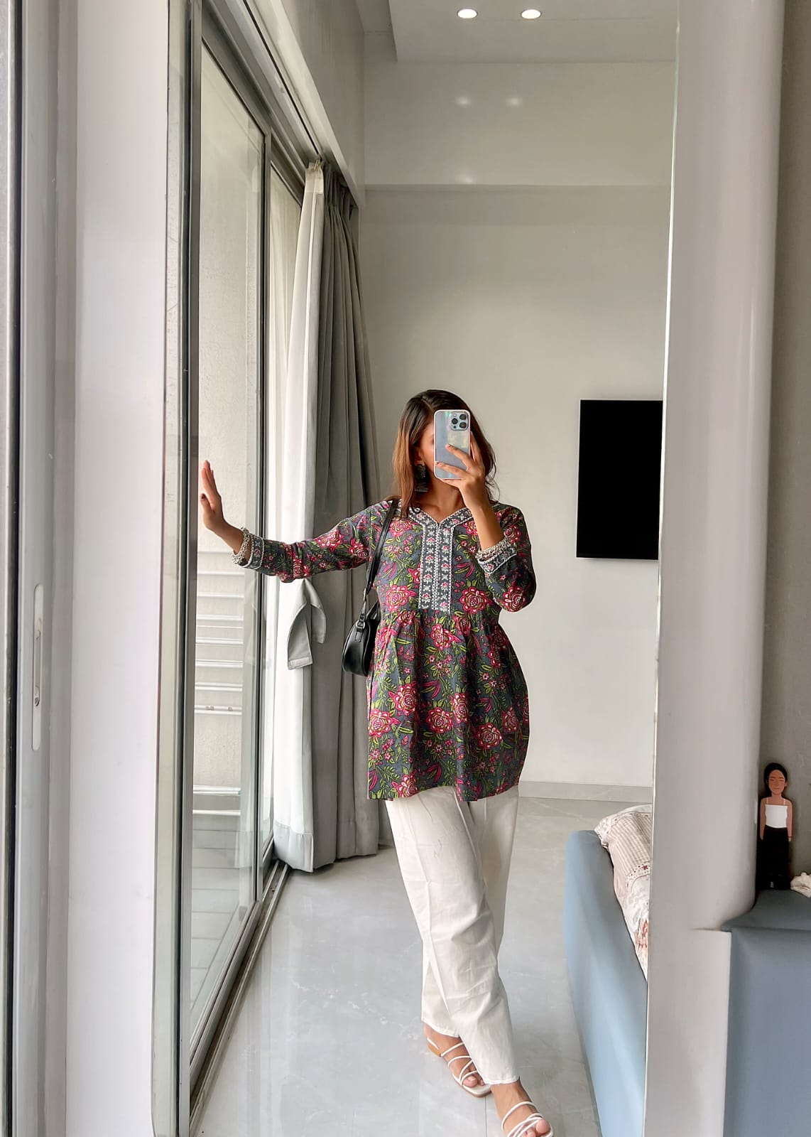 Short Top by Tareefa