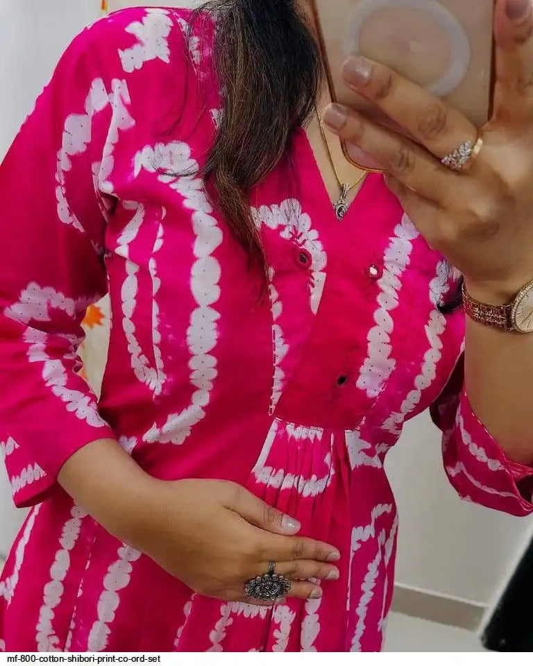 🌸 Soft Pink base and modern white line prints by Tareefa MF800