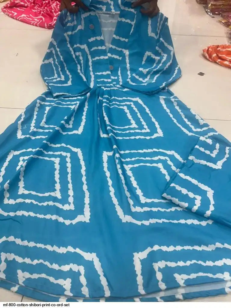 💙 A calm blue base with elegant white printed lines by Tareefa MF800