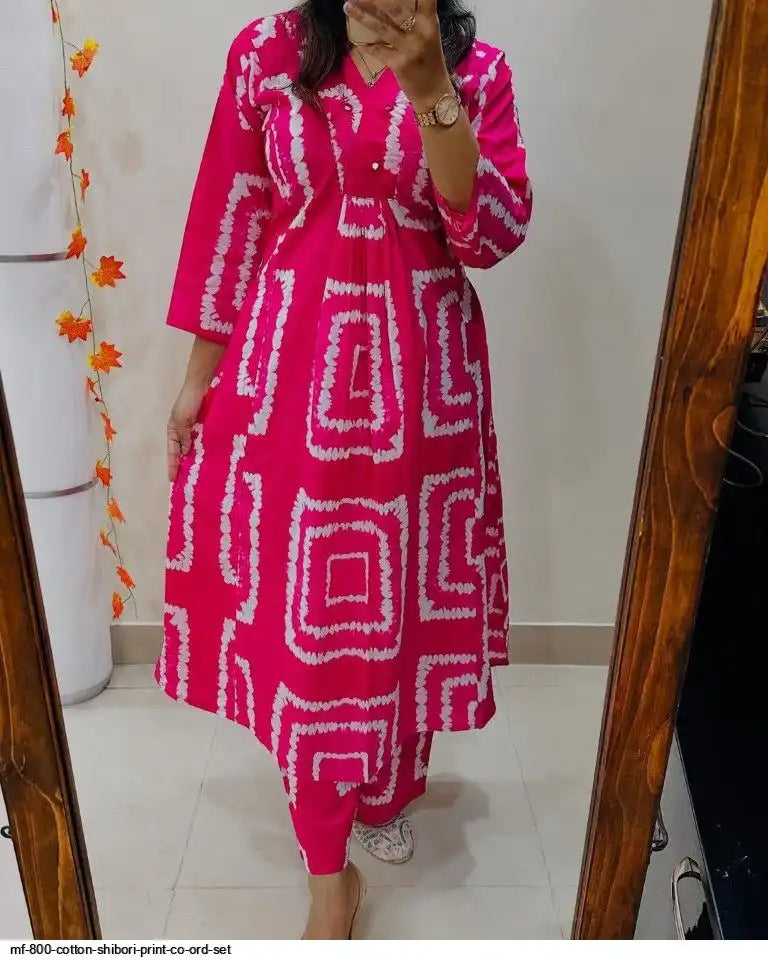 🌸 Soft Pink base and modern white line prints by Tareefa MF800